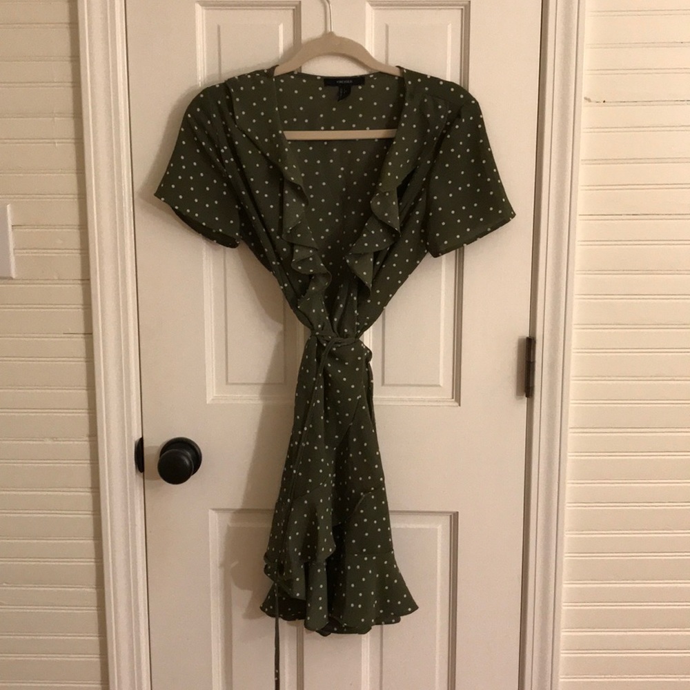 Green, wrap dress. Fits small.